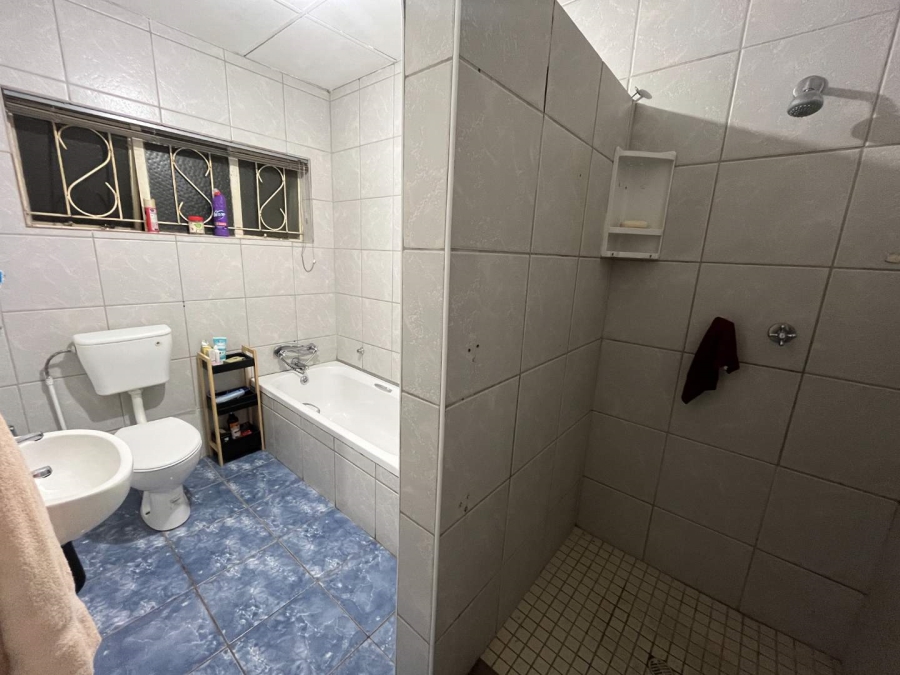 5 Bedroom Property for Sale in Die Rand Northern Cape